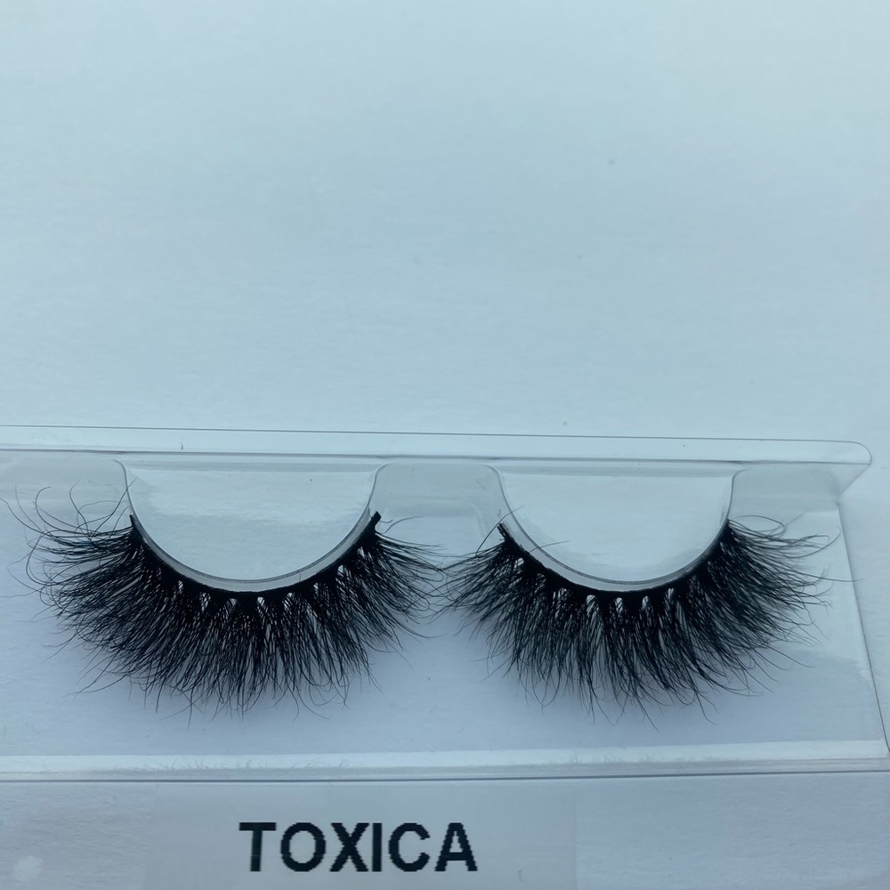 Eyelashes - Picture 6 of 8